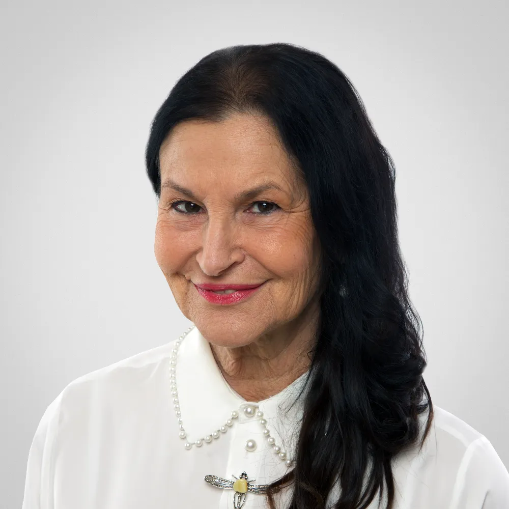 Dr. Herendi Eszter